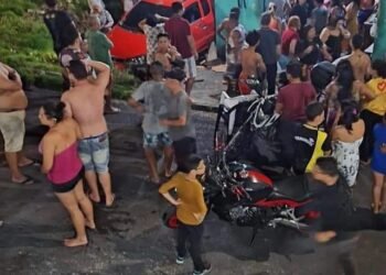 Carro mata um jovem na zona leste