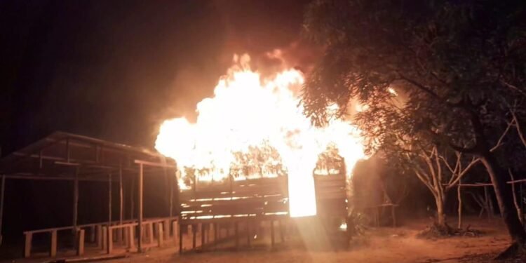 Incêndio em uma comunidade no município de Tabatinga