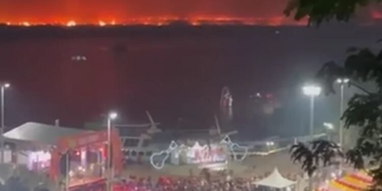 Incêndio se alastra no Pantanal