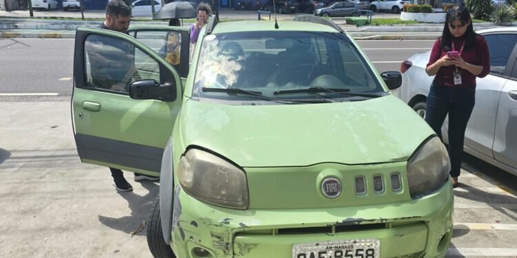 Carro de Djidja é encontrado abandonado na Praça 14