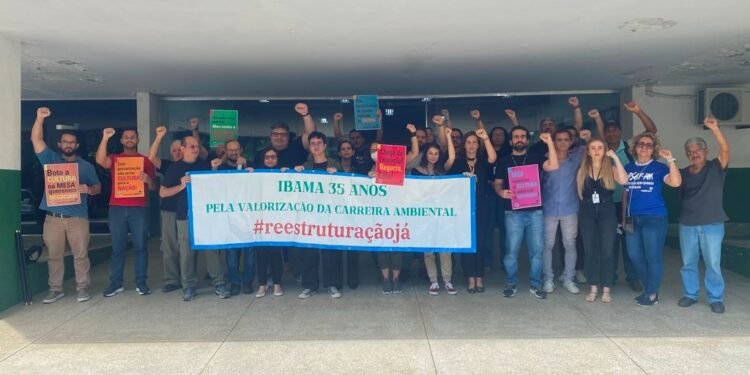 Em Manaus, o ato foi na sede do Ibama - (Foto: Divulgação)