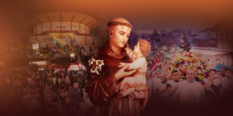 Um dos atos mais aguardados pelos fiéis é a distribuição do pão de Santo Antônio - (Foto: Divulgação)