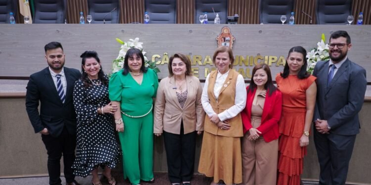 Profissionais da Fametro recebem homenagem- (Foto: Dalton Souza)