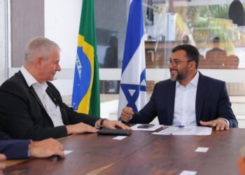 Wilson Lima recebe embaixador de Israel no Brasil e assina acordo de cooperação técnica- (Foto: Maurilio Rodrigues/ Secom)