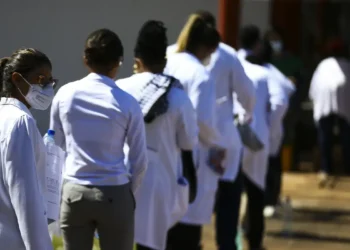 Exame Nacional de Revalidação de Diplomas Médicos Expedidos por Instituição de Educação Superior Estrangeira