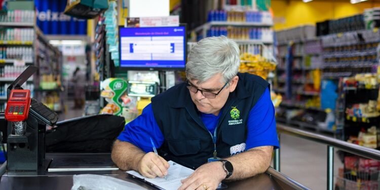 Fiscal do órgão - (Foto:João Pedro/Procon-AM)