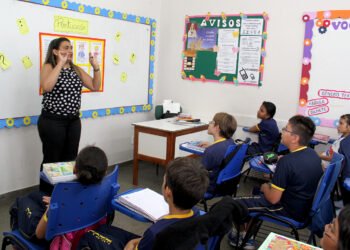 A lei alinha a data-base dos profissionais ao IPCA - (Foto: Freepik)