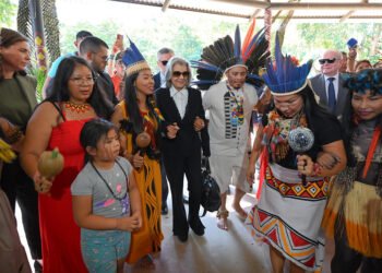 Ministra Cármen Lúcia visita indígenas e reforça empenho com as eleições 2024