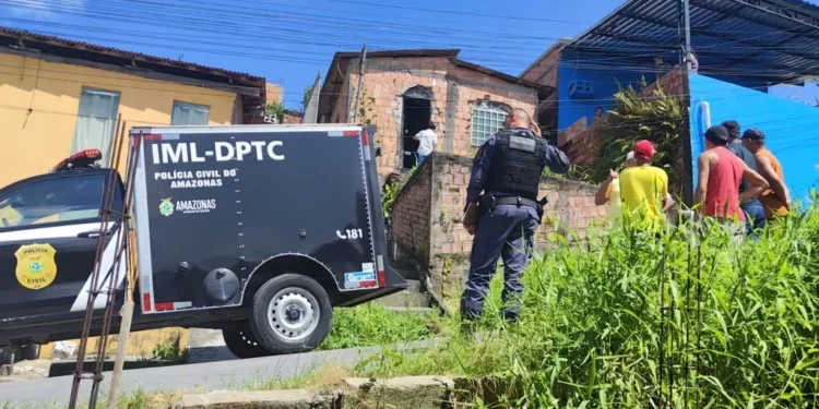 Mulher é encontrada morta dentro de casa na zona Norte de Manaus