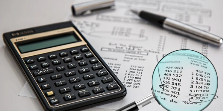 Descontos abusivos de tarifas bancárias geram danos morais ao consumidor amazonense