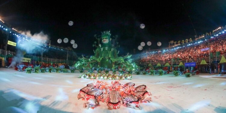 Festribal de Juruti tem disputa folclórica no Tribódromo (Marcos Santos/Ag. Pará)