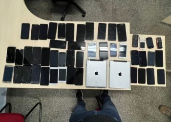 Aparelhos celulares apreendidos - (Foto: Divulgação/PC-AM)