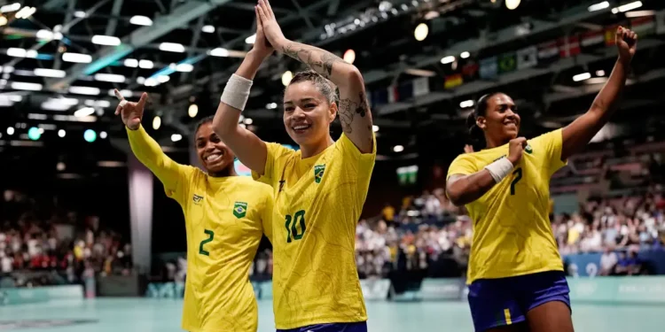 Seleção brasileira de Handebol vence em paris