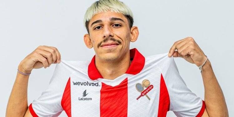 O ex-atacante do Flamengo agora joga no Leixões, de Portugal (Reprodução)
