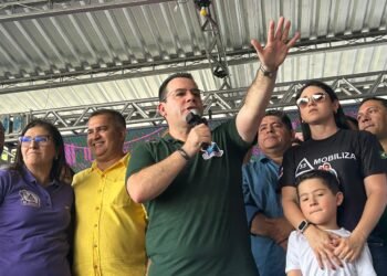 Wilker Barreto discursando durante a convenção realizada neste sábado, 27/7 - (Foto: Markus Santos/ Rios de Notícias)