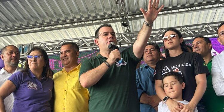 Wilker Barreto discursando durante a convenção realizada neste sábado, 27/7 - (Foto: Markus Santos/ Rios de Notícias)