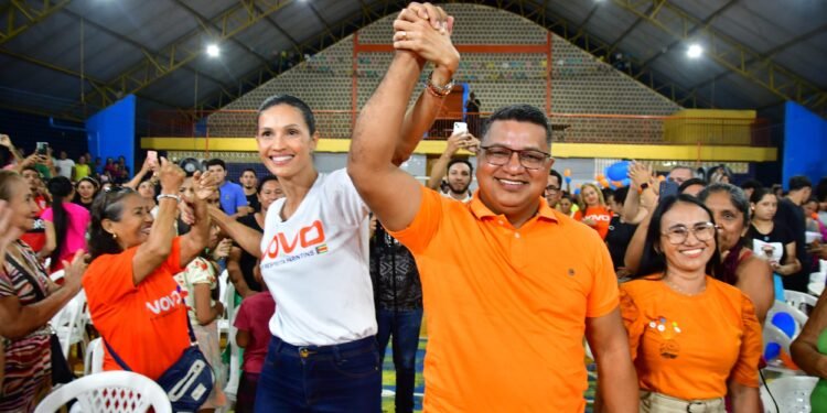 Pastor Alfredo Félix é anunciado como candidato a vice-prefeito na chapa de Michele Valadares - (Foto: Sidney Simas / Novo Parintins)