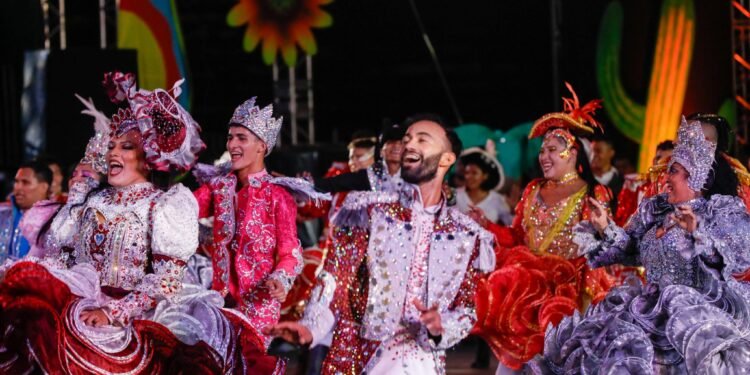 Apresentação durante o Festival Folclórico do Amazonas - (Foto: Mauro Neto/ Secom)