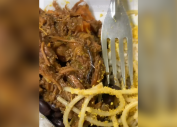 embuá dentro de refeição