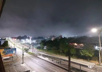 Madrugada em Manaus durante dia de friagem, em 2021 (Diego Oliveira)