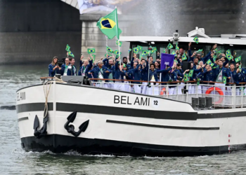 Mesmo com chuva, Paris vive empolgação com abertura olímpica