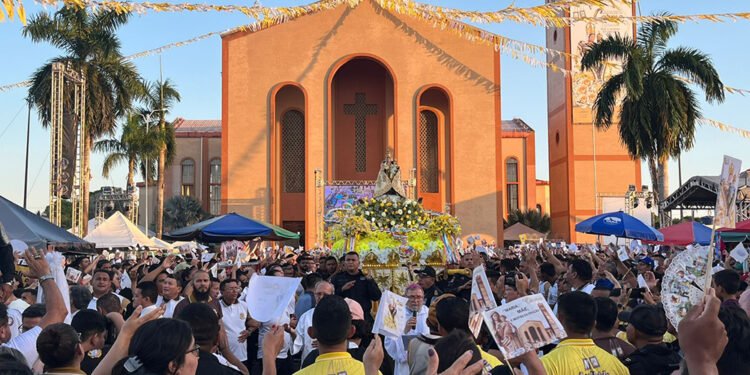 A procissão de Nossa Senhora do Carmo em Parintins