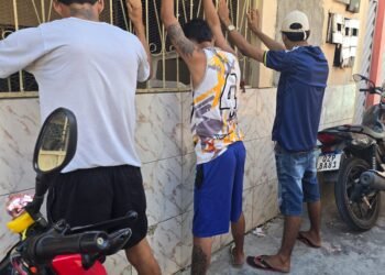 Suspeitos são identificados e detidos após roubo de motocicletas (Divulgação/PC-AM).