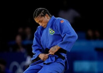 Rafaela Silva luta lesionada