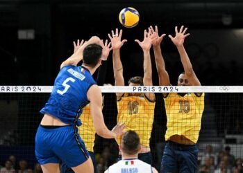 Clássico do vôlei mundial foi marcado pelo equilíbrio - (Foto: Natalia KOLESNIKOVA/ AFP)