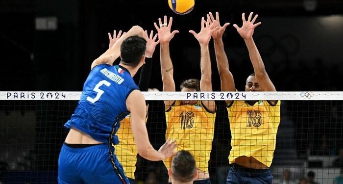 Clássico do vôlei mundial foi marcado pelo equilíbrio - (Foto: Natalia KOLESNIKOVA/ AFP)