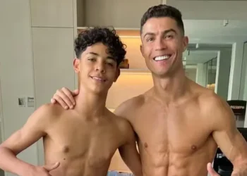 Cristiano Ronaldo Jr. e Cristiano Ronaldo - (Foto: Reprodução)