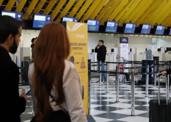 Passageiros pedem cancelamento e reembolso integral de voos da Voepass