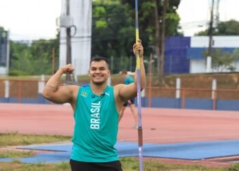 Atleta amazonense Pedro Nunes em Paris