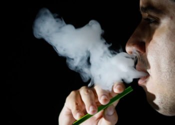 Fiocruz alerta Senado sobre riscos de liberar cigarros eletrônicos