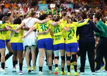 Brasil vence e avança às quartas do handebol feminino