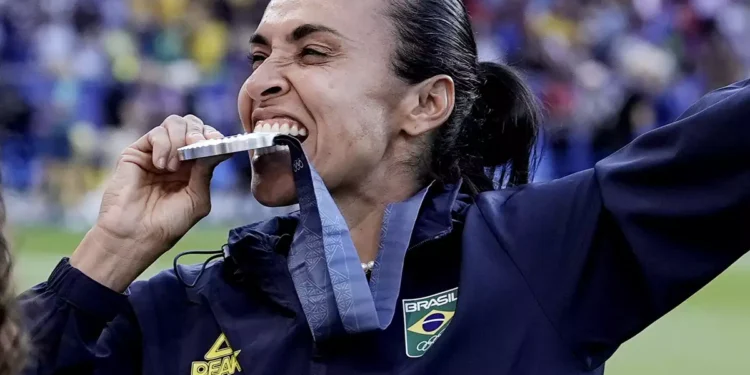 'Medalha na Olimpíada resgata o respeito pela seleção feminina', diz Marta