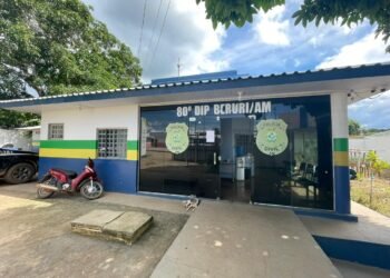 Professor mata amiga por engano após briga em bar em Beruri