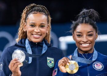 Rebeca Andrade e Simone Biles