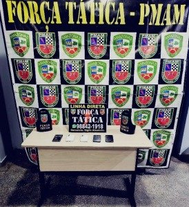 Celulares recuperados pela PM (Foto: Divulgação)