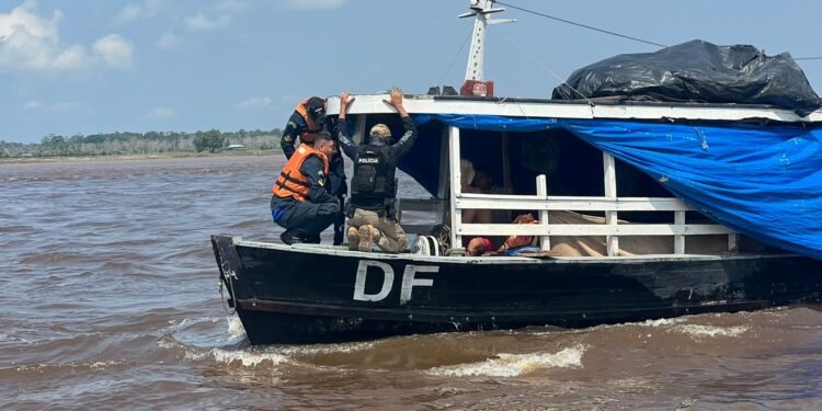 Grupo é preso suspeito de furtar 12 toneladas de fertilizante em Itacoatiara