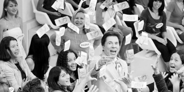 Silvio Santos: relembre a trajetória de camelô a conquistador de lares