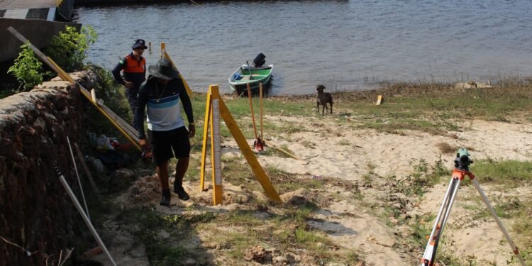 Nhamundá recebe estação de réguas linimétricas para medir os níveis dos rios