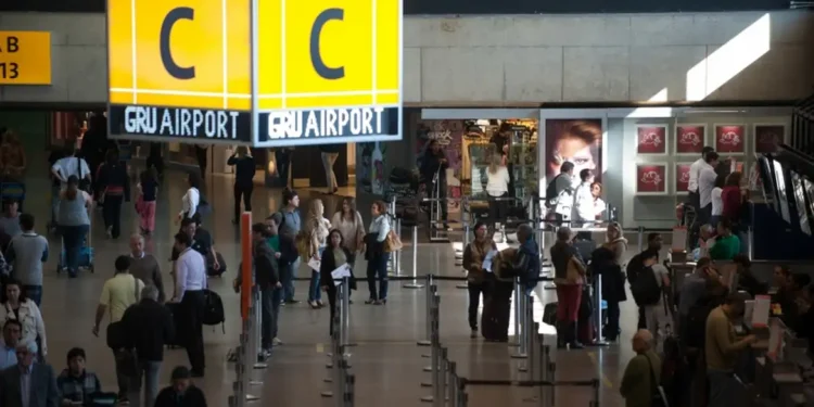 Suspeita de incêndio interrompe operações no Aeroporto de Guarulhos