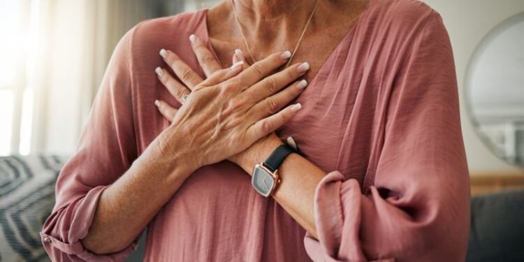 Mulher tem ataque cardíaco após tentativa de feminicídio em Manaus