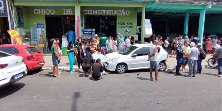 Vídeo: Carro atropela adolescentes e idoso na zona Norte da cidade