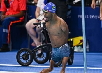 Gabriel Araújo conquistou o ouro nos 100m costas da classe S2 da natação dos Jogos Paralímpicos Harry Murphy/Sportsfile via Getty Images
