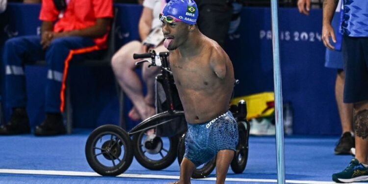 Gabriel Araújo conquistou o ouro nos 100m costas da classe S2 da natação dos Jogos Paralímpicos Harry Murphy/Sportsfile via Getty Images