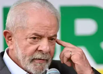 Mulher sem profissão vai ser agredida pelo marido se não tomar cuidado, diz Lula