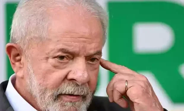 Mulher sem profissão vai ser agredida pelo marido se não tomar cuidado, diz Lula
