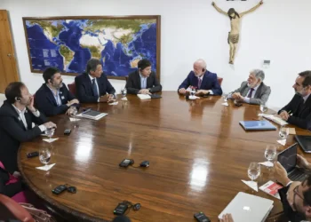 Lula e governador de província da Argentina conversam sobre cooperação